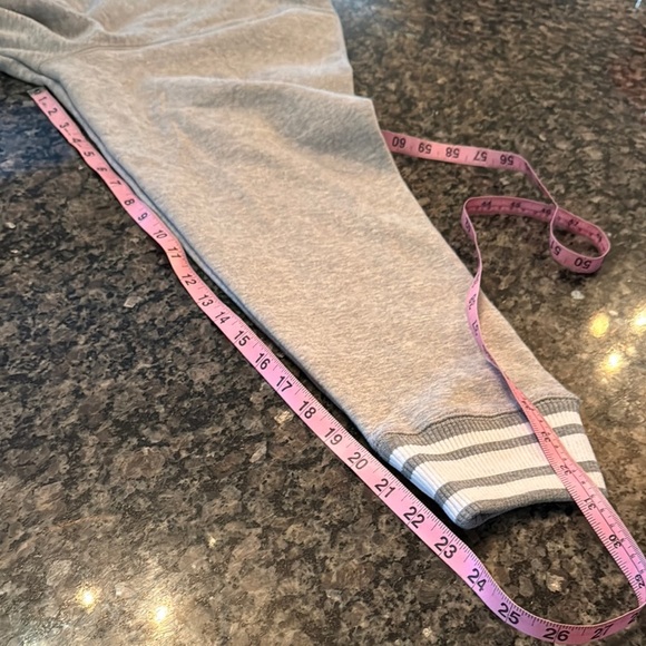 Hustle Gang light Gray Crewneck Sweater with embroidered Graphic Design EUC 3XL - Picture 7 of 12